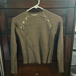 Zara medium long sleeve ribbed blouse in army green with gold buttons.